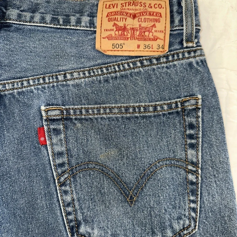 Levi's 505 Men's‎ Jeans W36 L34 Blue Denim Regular Fit Straight Leg Mid Rise Zip